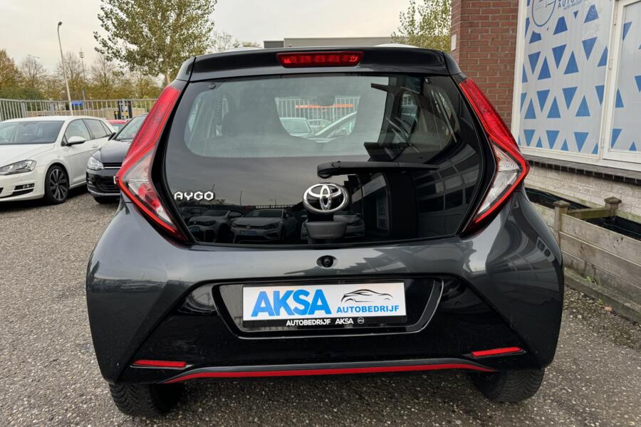 Toyota Aygo 1.0 VVT-i x-play Automaat/CarPlay/Camera/Garantie/Airco