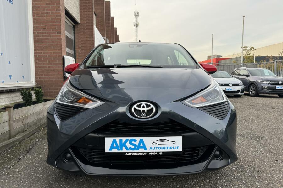 Toyota Aygo 1.0 VVT-i x-play 72pk Automaat/Camera/CarPlay/Garantie/Bluetooth/