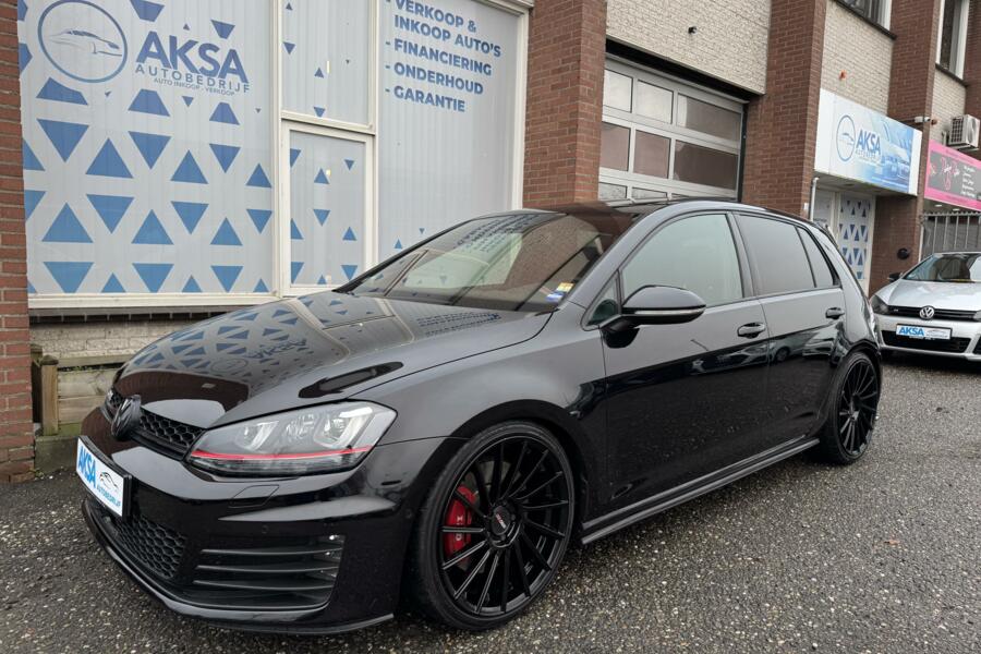 Volkswagen Golf 2.0 TSI GTI Performance 230pk Pano/DSG/Leder/19inch/Dynaudio/Camera/Verlaagd/Garantie/Inparkeren