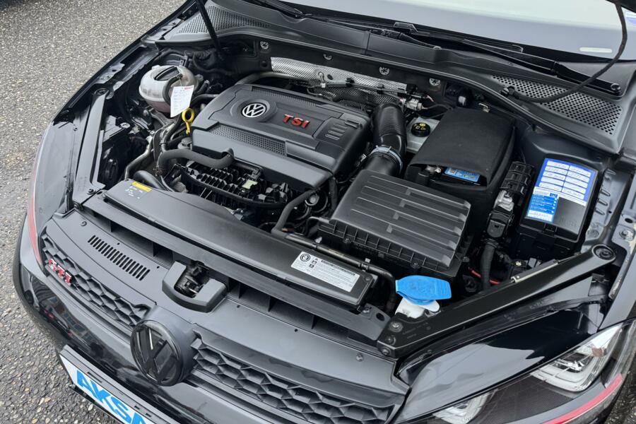 Volkswagen Golf 2.0 TSI GTI Performance 230pk Pano/DSG/Leder/19inch/Dynaudio/Camera/Verlaagd/Garantie/Inparkeren