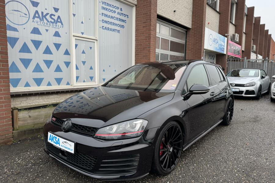 Volkswagen Golf 2.0 TSI GTI Performance 230pk Pano/DSG/Leder/19inch/Dynaudio/Camera/Verlaagd/Garantie/Inparkeren