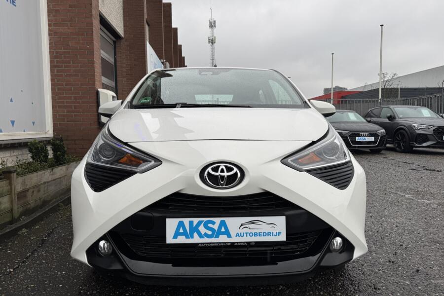 Toyota Aygo 1.0 VVT-i x-play Camera/Sportvelg/Automaat/CarPlay/Garantie/Airco/