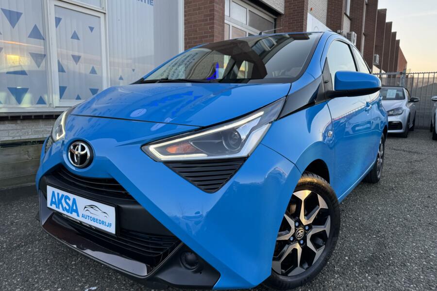 Toyota Aygo 1.0 VVT-i x-play 72 pk Automaat/CarPlay/Sportvelg/Garantie