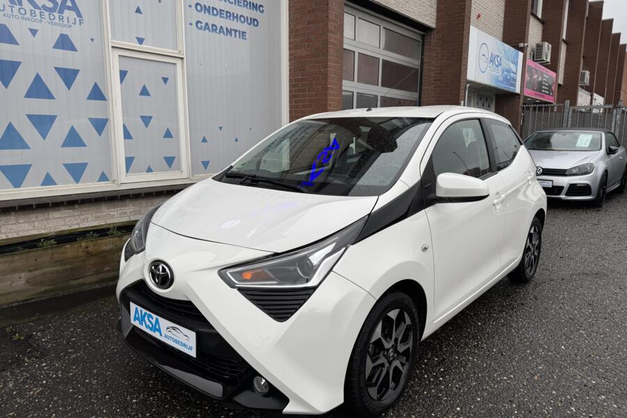 Toyota Aygo 1.0 VVT-i x-play Camera/Sportvelg/Automaat/CarPlay/Garantie/Airco/