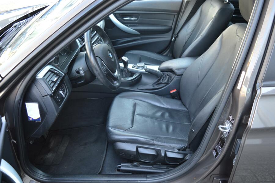 BMW 3-serie Touring 316i High Executive/Leder/Pano/Navi/Pdc!