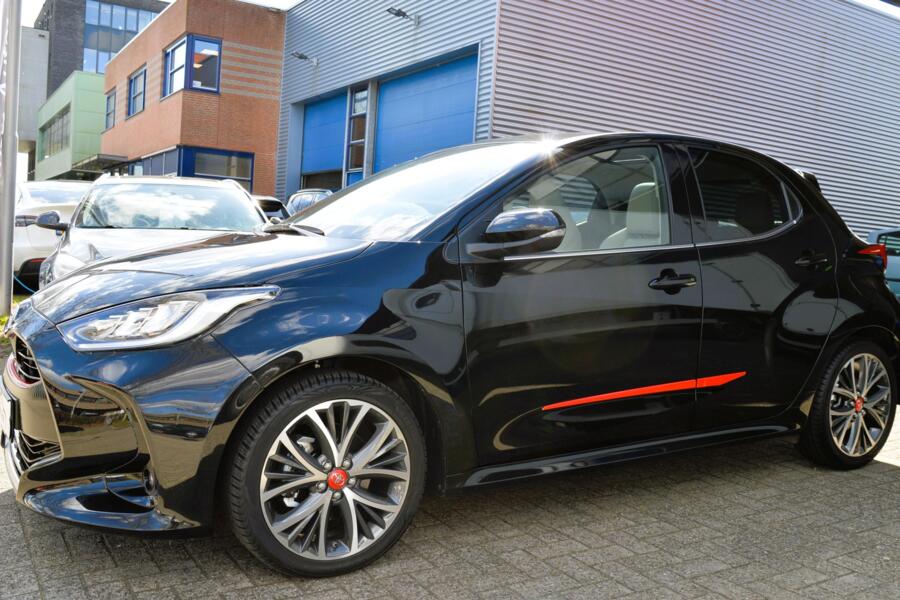 Toyota Yaris 1.5 Hybrid GR Sport/Pano/Leder/Head up/Adaptive