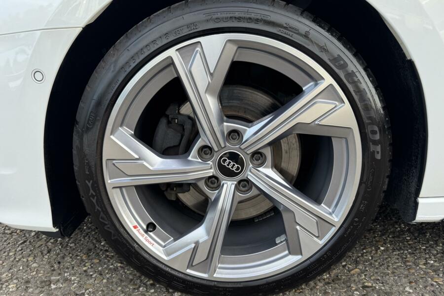 Audi A3 Sportback 35 TFSI 150pk 3 x S-Line S-Tronic Virtual Cockpit Camera S-Tronic CarPlay 18inch Navi Garantie Stlvw