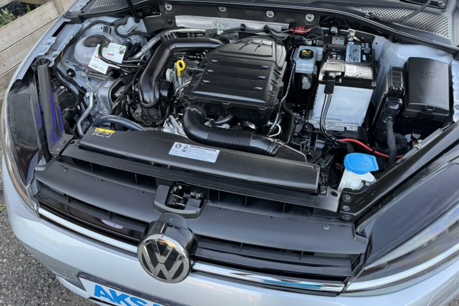 Volkswagen Golf 1.0 TSI Sound 110pk DSG ACC Navi CarPlay Stlvw PDC
