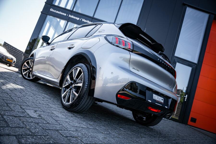 Peugeot 208 1.2 PureTech GT-Line*LED*AUTOMAAT*CARPLAY*CAMERA