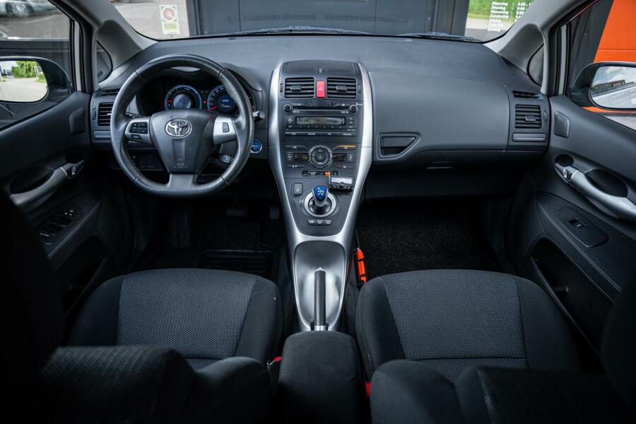 Toyota Auris 1.8 Full Hybrid Aspiration*CRUISE*CLIMA*NAP*
