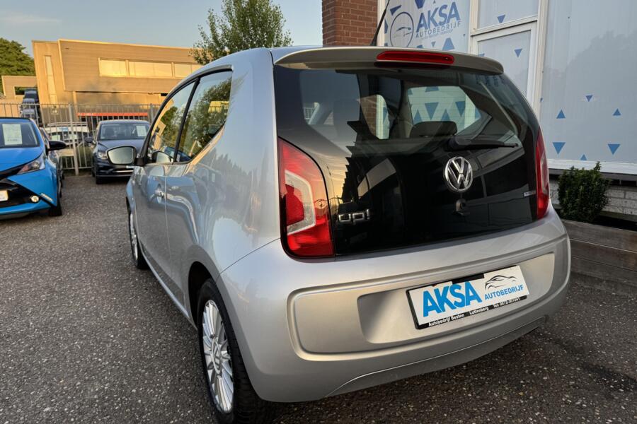 Volkswagen Up! 1.0 high up! BlueMotion Nieuwe Koppeling Cruise Navi Bluetooth Sportvelg