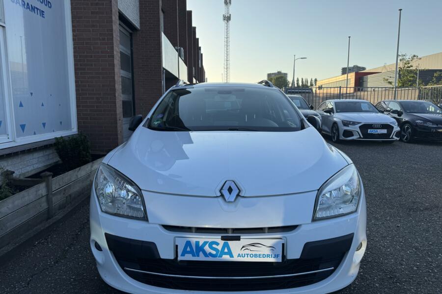 Renault Megane Estate 1.4 TCe Bose Schuifdak Cruise Navi Sportvelg Trekhaak Keyless