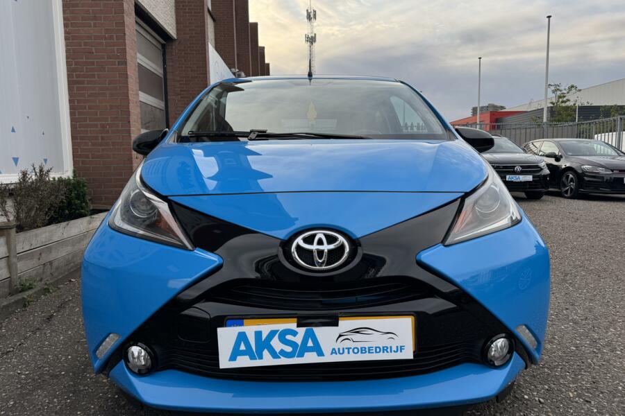 Toyota Aygo 1.0 VVT-i x-wave Vouwdak Camera Navi Sportvelg Leder Garantie