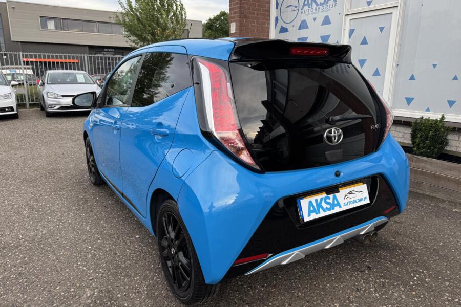 Toyota Aygo 1.0 VVT-i x-wave Vouwdak Camera Navi Sportvelg Leder Garantie