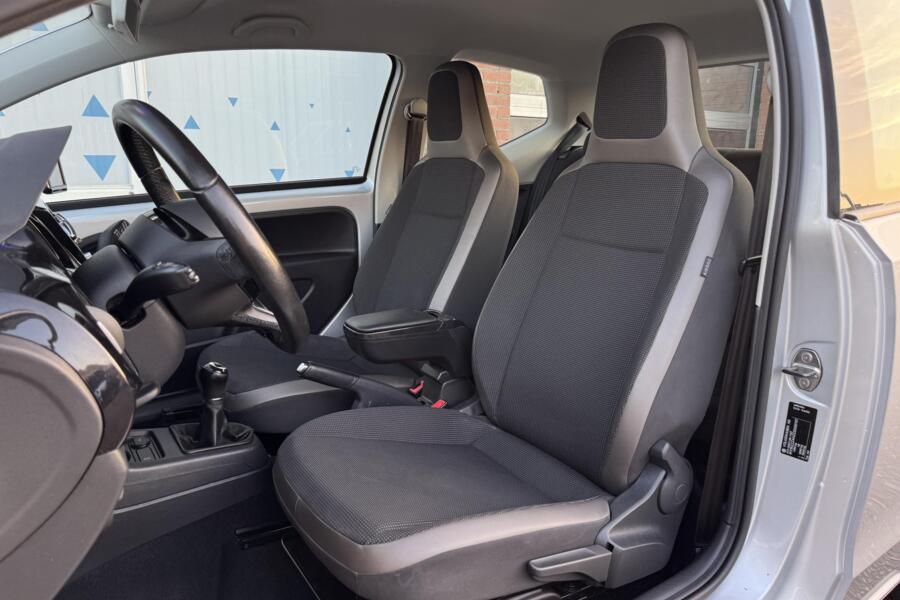 Volkswagen Up! 1.0 high up! BlueMotion Nieuwe Koppeling Cruise Navi Bluetooth Sportvelg