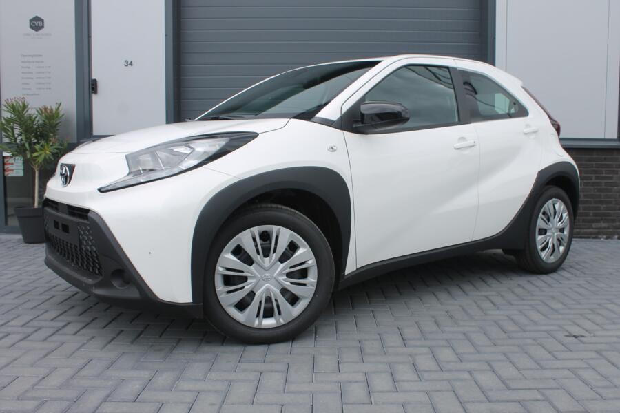 Toyota Aygo X 1.0 VVT-i MT Play - 10J Garantie- Carplay-Luxe