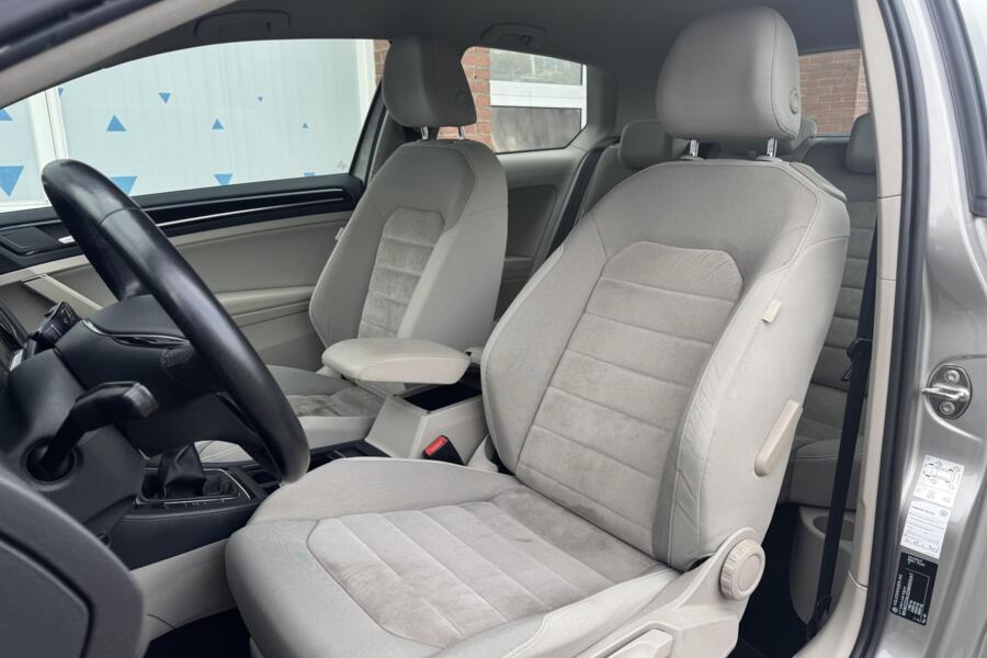 Volkswagen Golf 1.4 TSI 140pk ACT Highline Alcantara 17 inch GratisGarantie