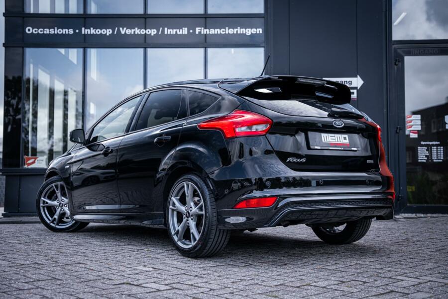 Ford Focus 1.0 ST-Line*NAVI*CARPLAY*CRUISE*CLIMATE*18''LM*