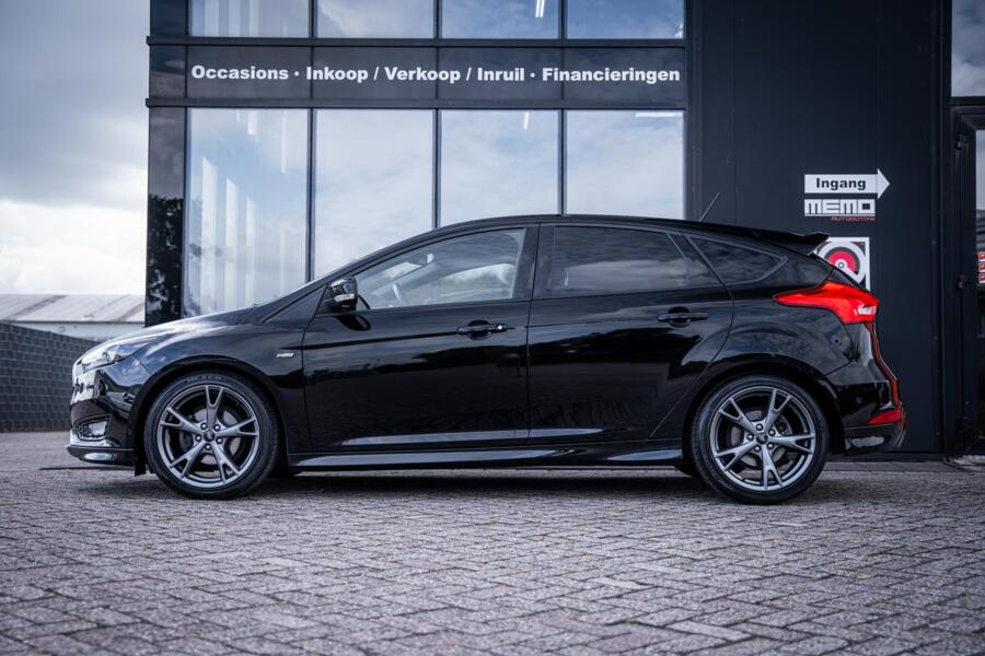 Ford Focus 1.0 ST-Line*NAVI*CARPLAY*CRUISE*CLIMATE*18''LM*