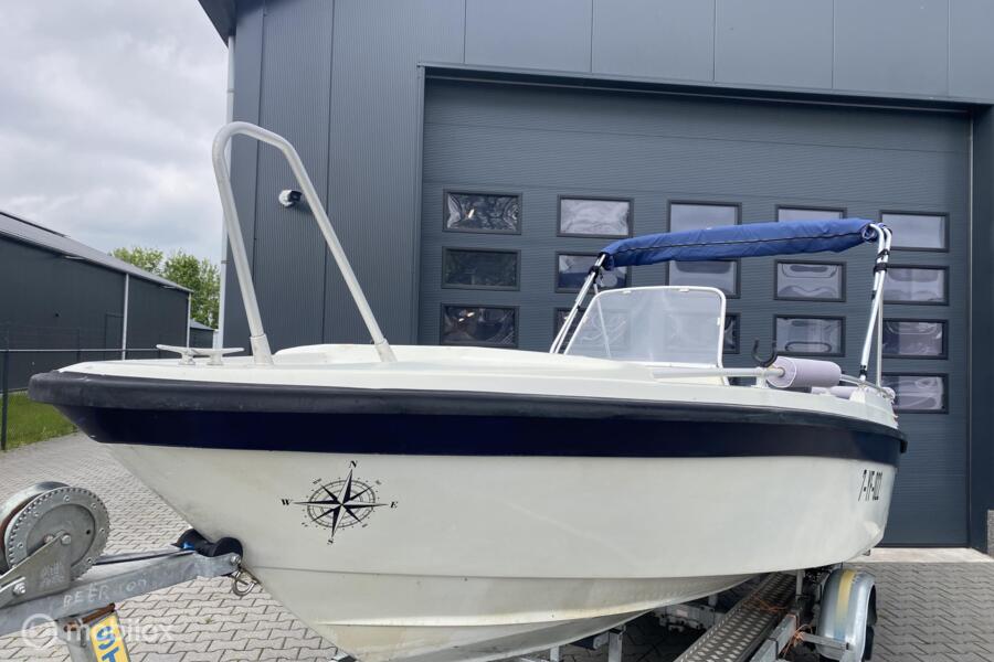 Flipper 520 /Consoleboot / 30pk Yamaha van 2006/Kalf trailer