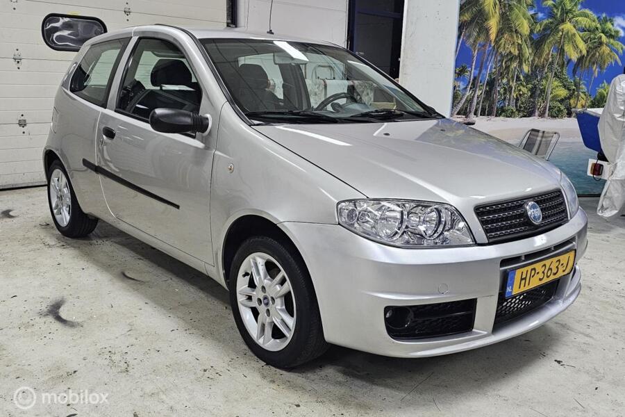 Fiat Punto 1.2-16V 3drs SportSound Airco L.M. velgen