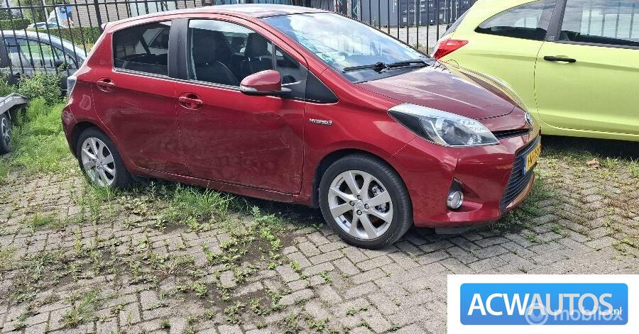 Toyota Yaris 1.5 Full Hybrid Dynamic ( schade)