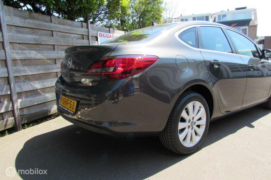 Opel Astra 1.4 Turbo Cosmo Automaat