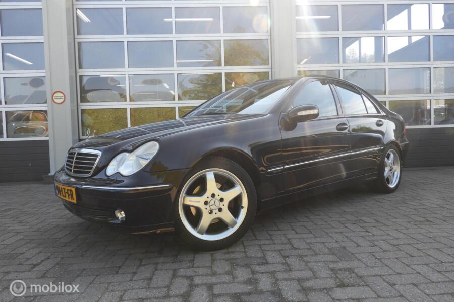Mercedes C-klasse 200 K. Avantgarde . Vol Leder