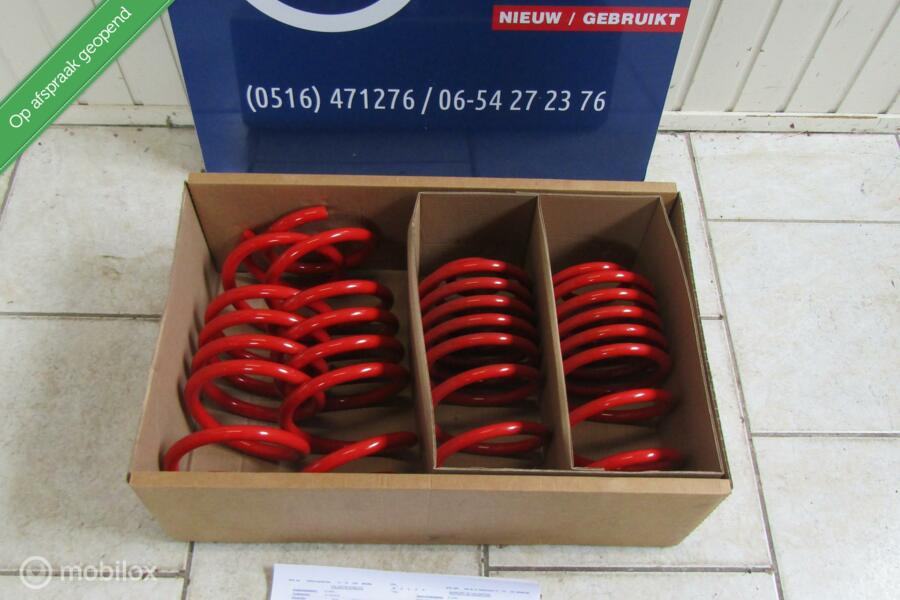 4 Veren verlagingsveren set ,nieuw in doos trafic vivaro etc