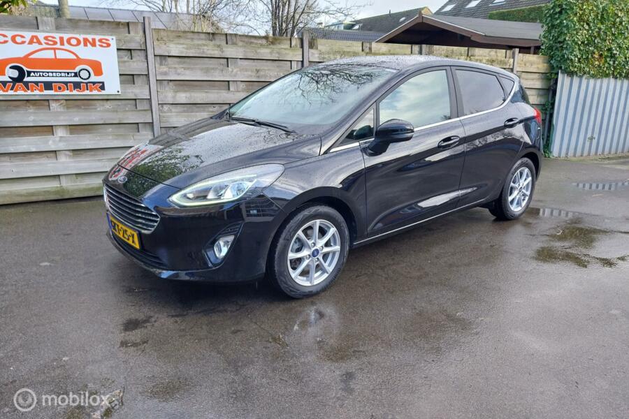 Ford Fiesta 1.0  Titanium Stuur,Stoelen,Ruit verwarming