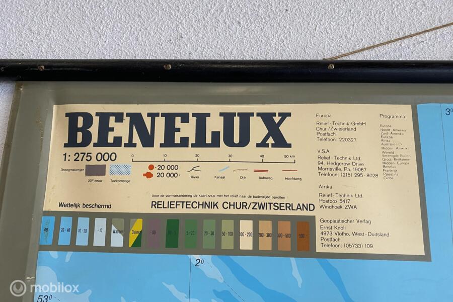 Grote vintage benelux schoolkaart / landkaart 175 x 156