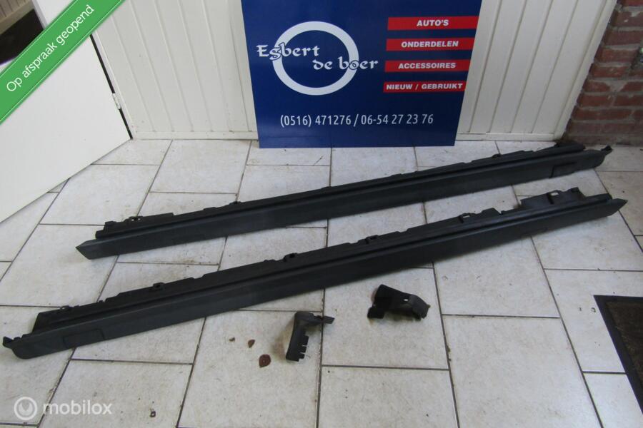 set originele zijskirts dorpellijsten Astra G  bj '98 tm '03