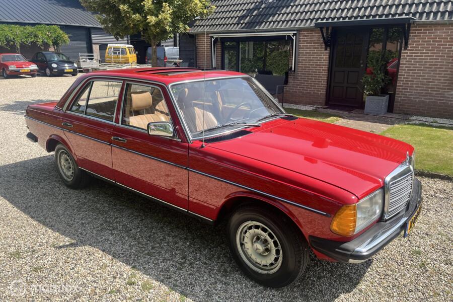 Mercedes 240 D