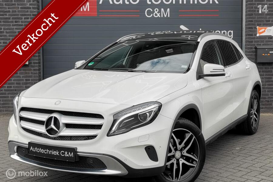Mercedes GLA-klasse 180 Night/edition/Panoramadak/Navi/Led