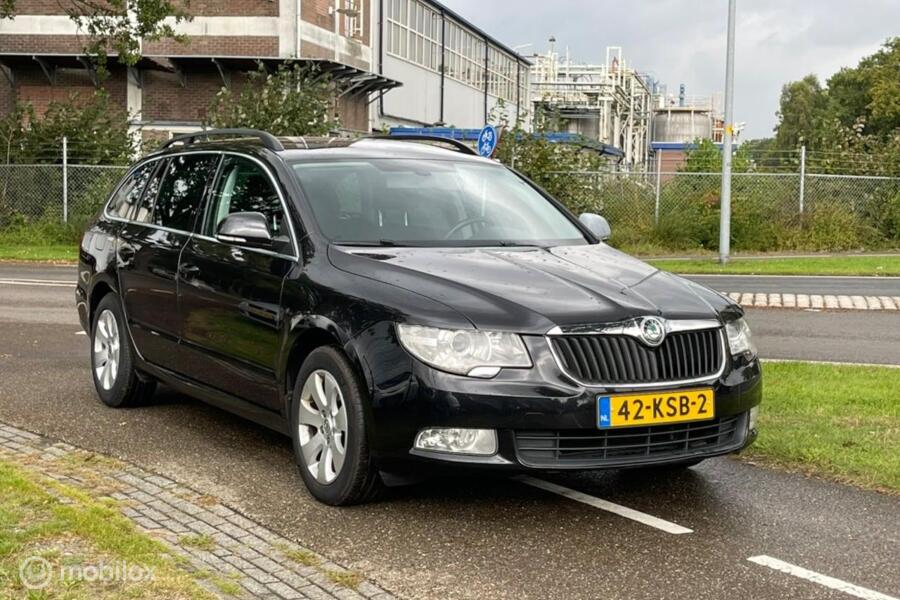Skoda Superb Combi 1.8 TSI Comfort Business Line | Trekhaak | Automatische Airco | APK 11-2025