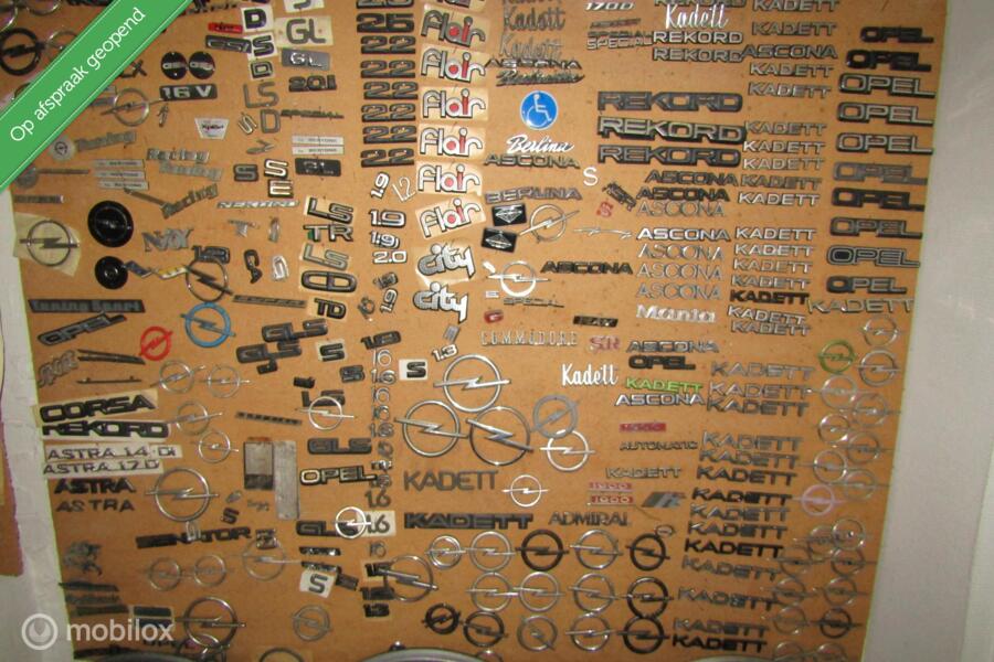 Opel emblemen 200x 1960 t/m 1995  zie foto