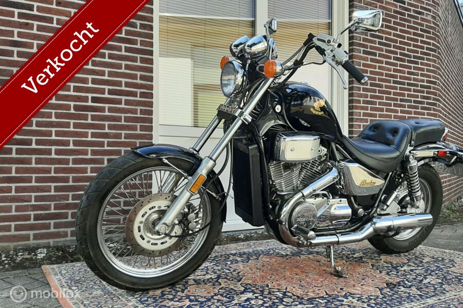 VERKOCHT Keurige ORIGINELE Honda VT 800C Shadow
