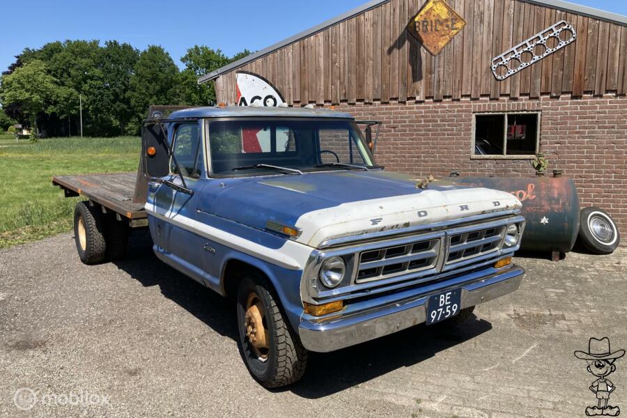 Ford USA F350 dually flatbed Pick up