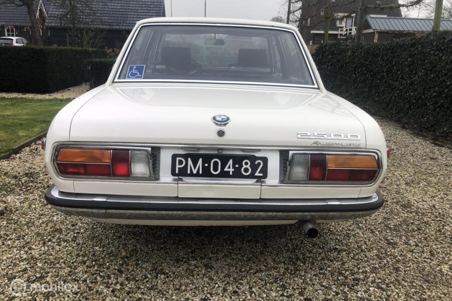 BMW 2500 Sedan