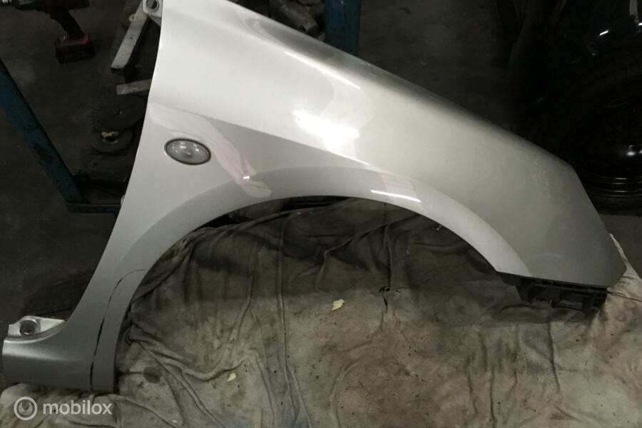 Voorscherm recht grijs  Peugeot 307 SW 1.6 16V  ('02-'08)