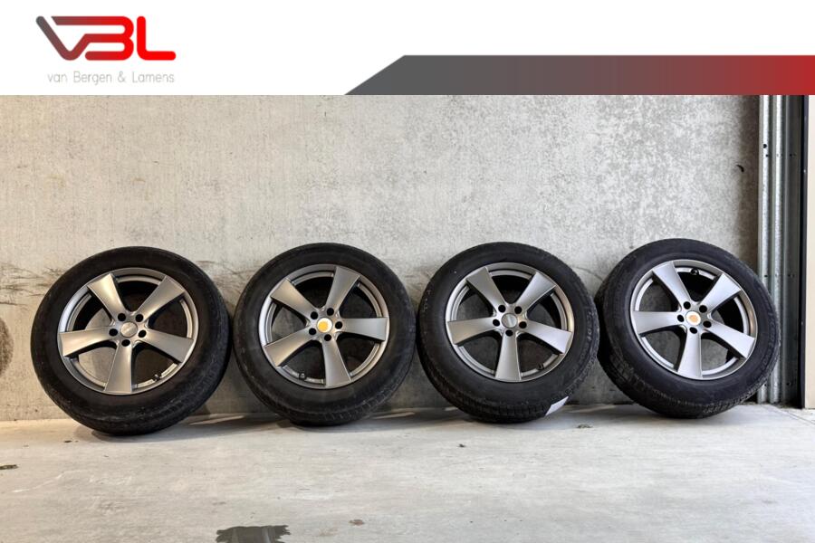 Winterbandenset Ford Kuga 225/60R18 incl. TPMS