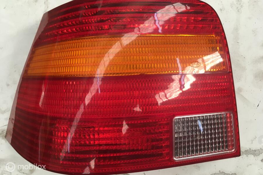 Achterlicht links Volkswagen Golf IV ('97-'04) 1J6945095AA
