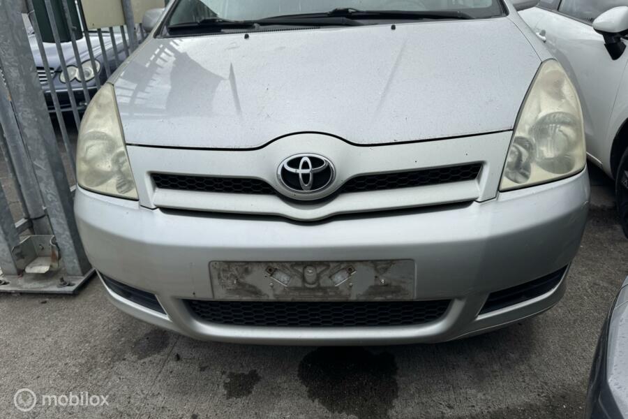 voorbumper voor grijs Toyota Corolla Verso ('02-'06)