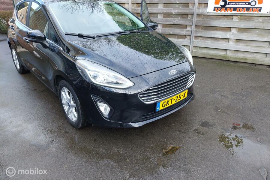 Ford Fiesta 1.0  Titanium Stuur,Stoelen,Ruit verwarming
