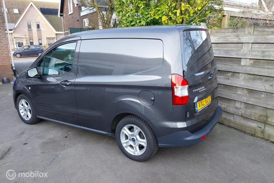 Ford Transit Courier 1.5 TDCI Limited  zeer compleet