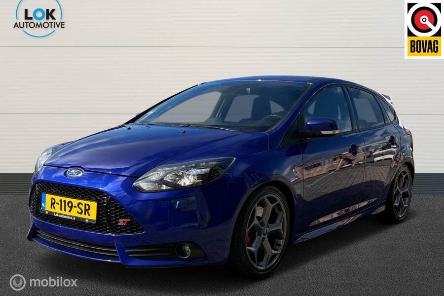 Ford Focus 2.0 EcoBoost ST-3 Cruise control Stoelverwarming Parkeer camera