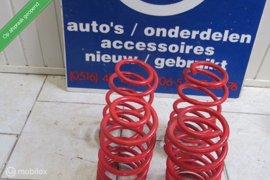 2x verlaagde voorveer VW Golf 3 1,9 TDI, bj '91 t/m '99