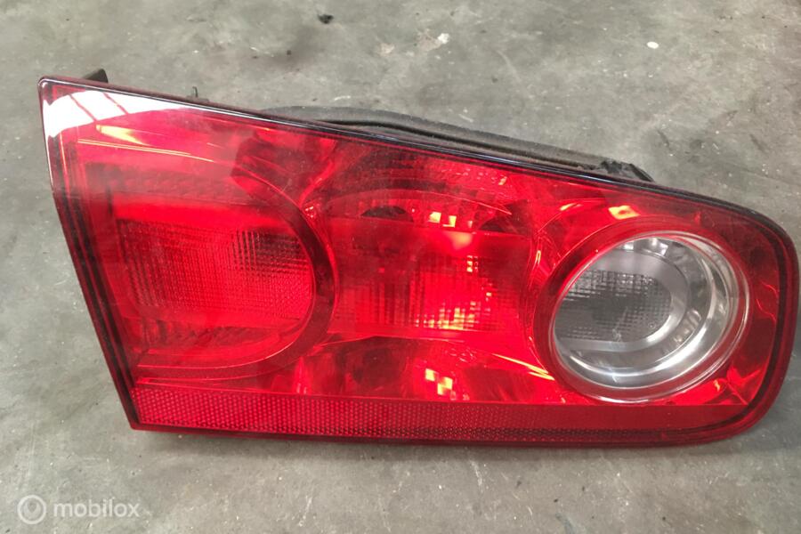Achterlicht linksbinnen Renault Laguna II 2.0-16V ('01-'07)
