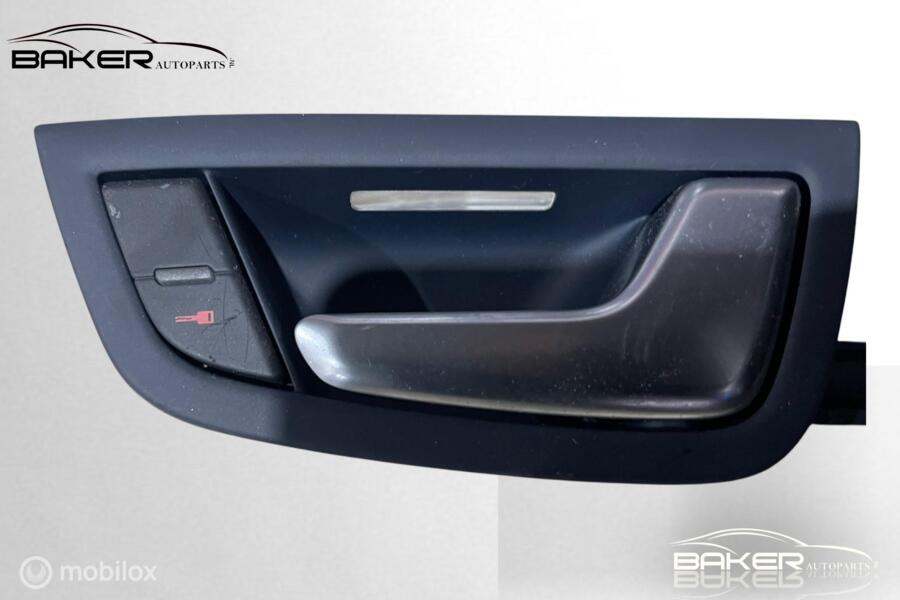 Handgreep deur rechtsachter Audi A8 D3 ('02-'10) 4E0837020