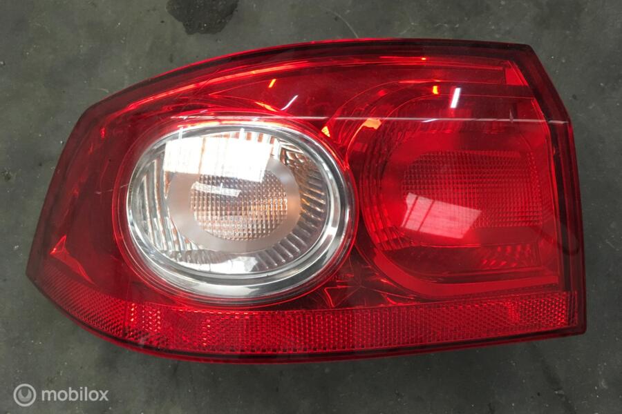 Achterlicht linksbuiten Renault Laguna II 2.0-16V('01-'07)